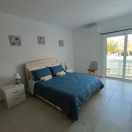 Larnaca Beachhouse Exterior photo