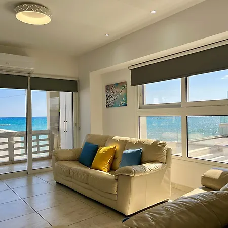 Larnaca Beachhouse Room photo